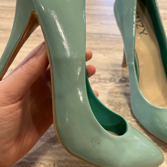 Suzy Shier Size 10 stiletto - Picture 6 of 6